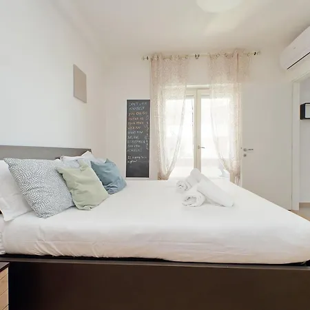 Comodo Con Terrazzo, Vicino Gemelli 公寓 *